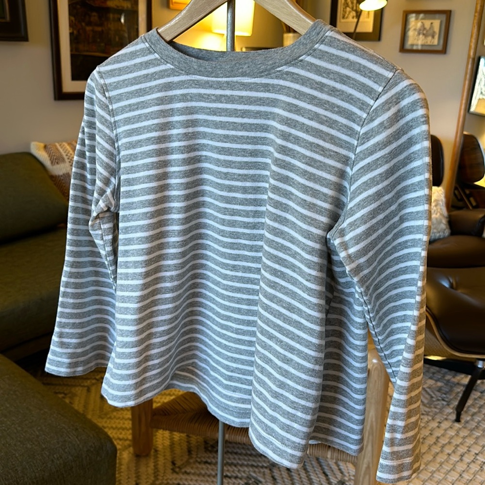 2 for $10!!!  Bundle and save!! Eddie Bauer crop tee